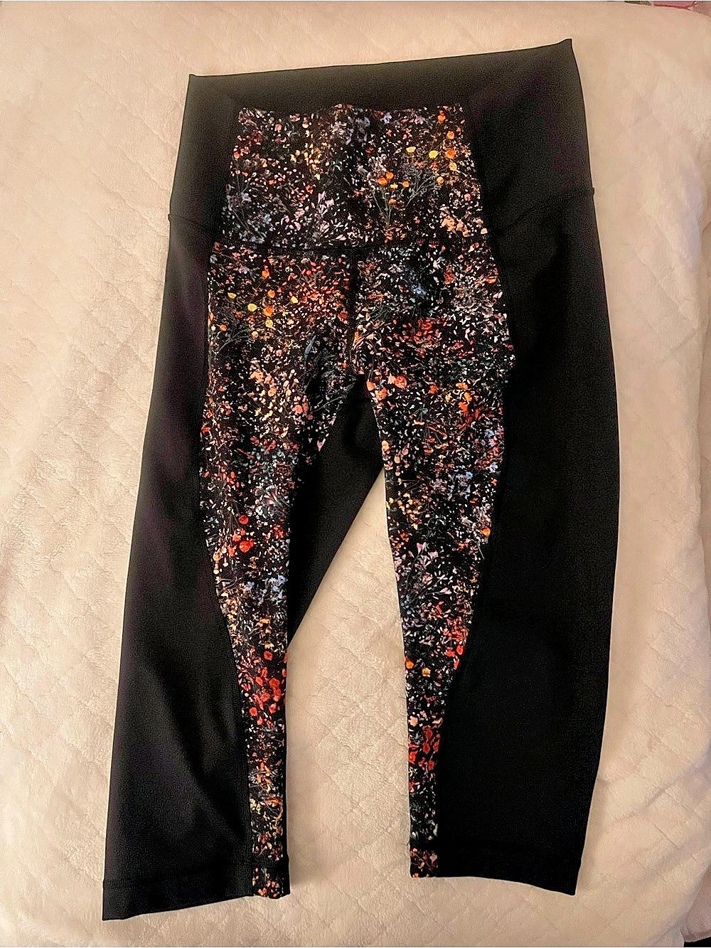 lululemon Abstract Print Leggings Size 8 Like New
